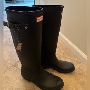Hunter boots size US 10 (Women’s). Brand new - never worn!